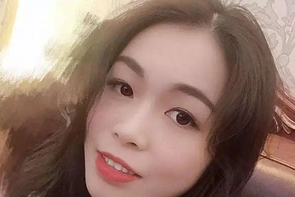 重庆最美女孩吓人视频始末 镜头忽闪让人产生惊吓(2)
