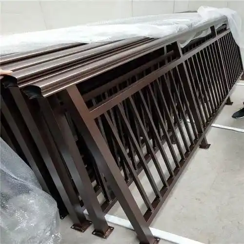 铝单板方通吊仿古铝护栏