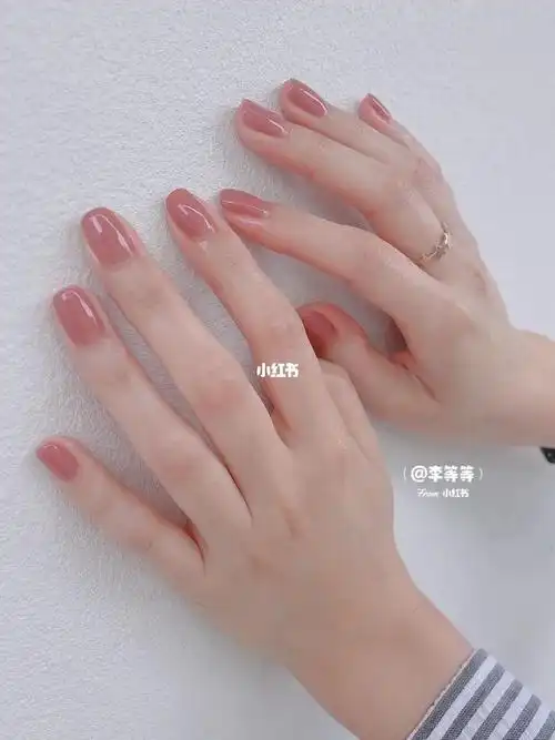 夏日美甲清新气质冰透美甲
