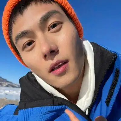 ins成熟男生头像/慢热没什么不好 过滤掉身边很多错的人 676767