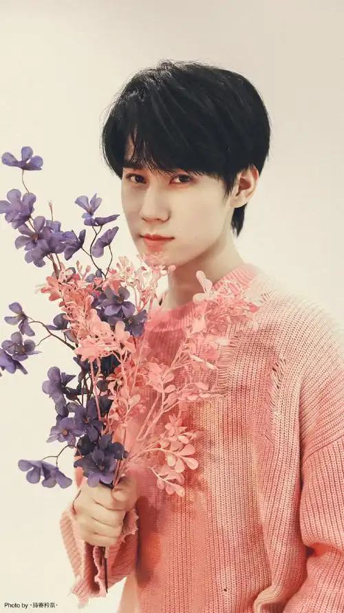 满片温柔的花和你 - 93@时代少年团-张真源#张真源 荷尔蒙引爆点