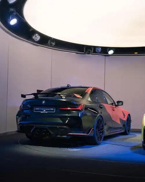 全新宝马m3实车运动感比肩超跑