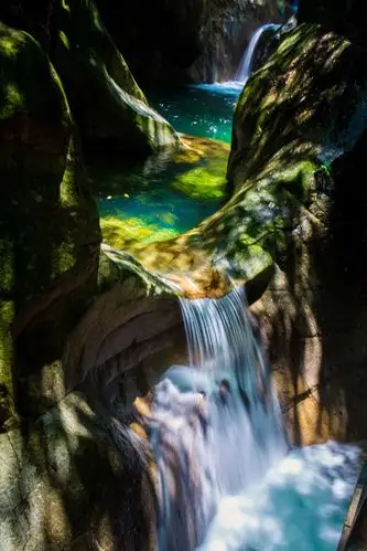 醉山野黄崖大峡谷