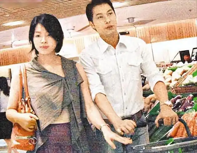 谭耀文老婆fiona,嫁演员恩爱18年,婚后儿女双全,幸福不已