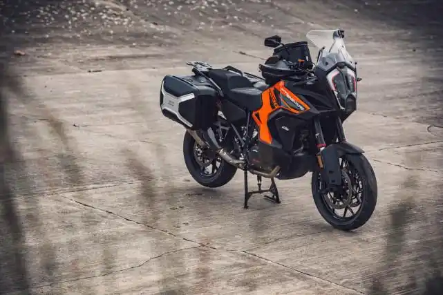 s"大野驴"ktm 1290 super adventure,终于在今天正式公布了新款车型的