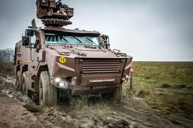 法国外籍兵团装备的vbmr 狮鹫 griffon 6×6多用途装甲车