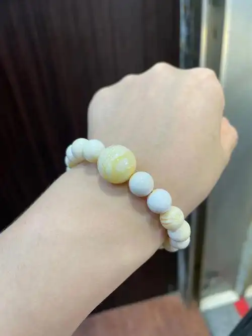 俄料瓷白蜜蜡手串