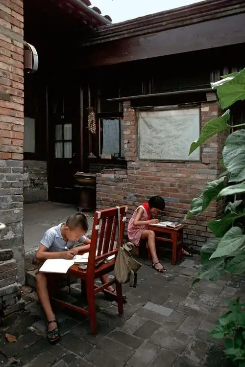 80年代小学生的老照片,为何大家如此怀念?