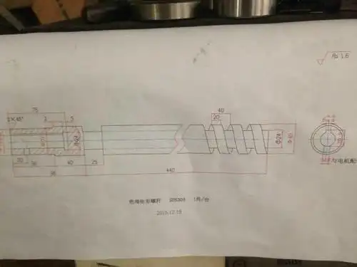 矩形跟普通螺纹一样挂吗,用普车.螺距是40吧?