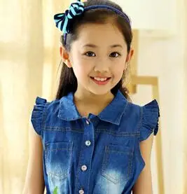 女童发型设计六:自然清新的披肩长发发型,小公主们的发量往往不多,不