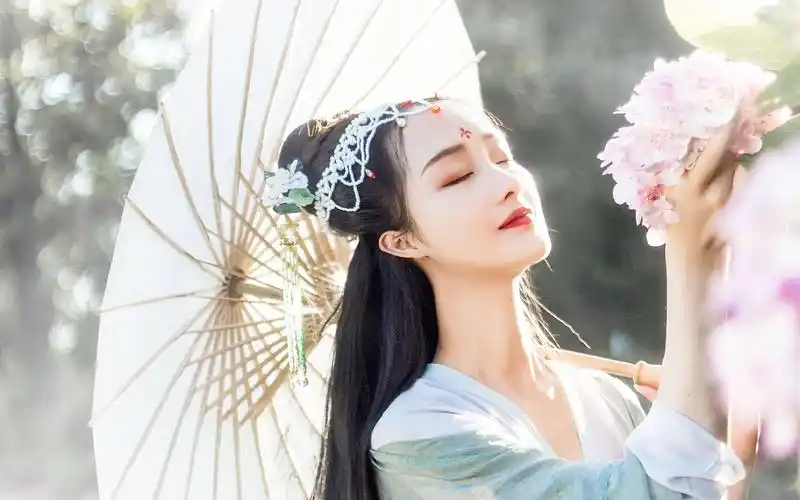 古装美女唯美仙气写真高清桌面壁纸