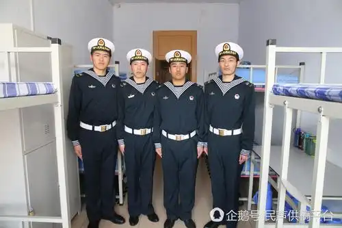 山东滨州职业学院80名海军士官威武雄壮展英姿