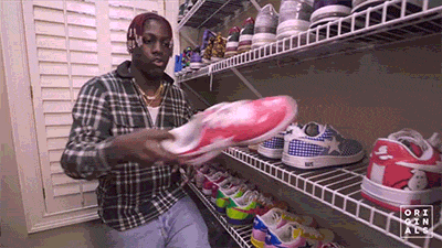 我男朋友舔鞋又闻鞋请问他是变态吗