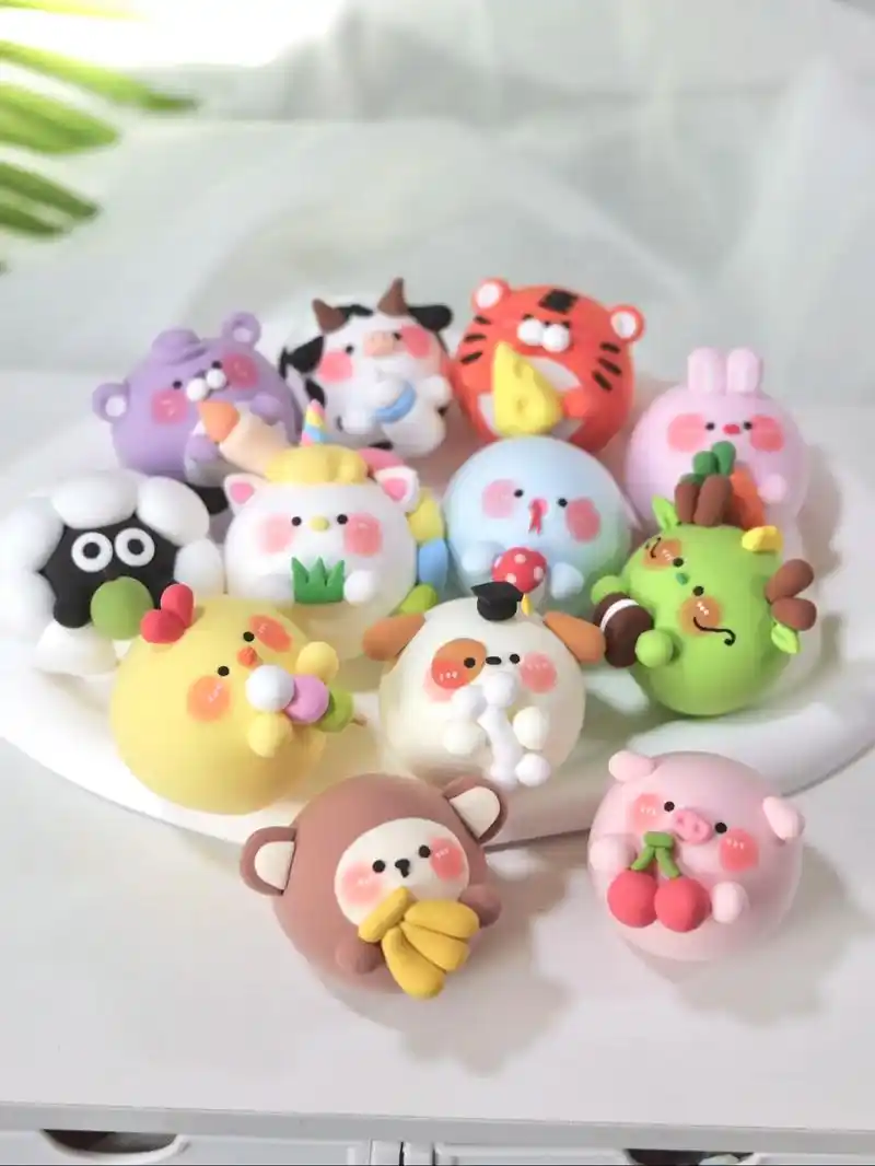 做了一堆可爱的团团~十二生肖粘土手工.#超轻粘土手工 #我的 - 抖音