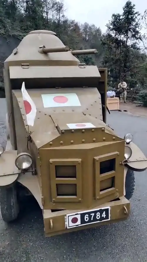 这就是拍戏用的道具车吗?网友:我能坐上去开开吗?