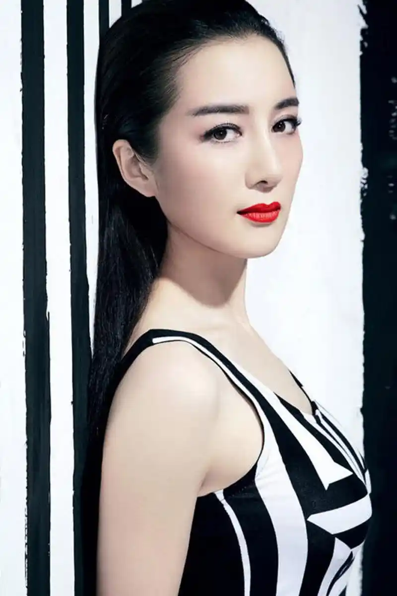 美图分享～李依晓