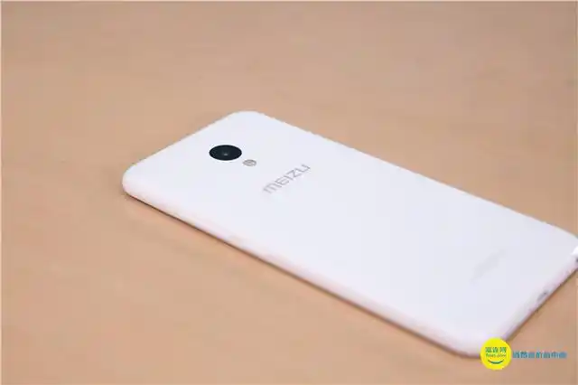 这款魅族千元机 首销日狂卖40万台