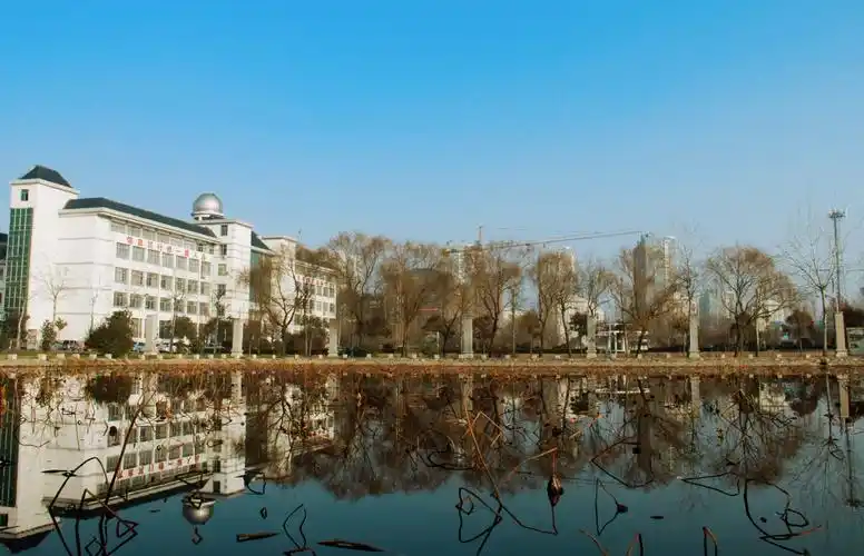 菏泽一中课堂大赛英语语文评课总结会议剪影