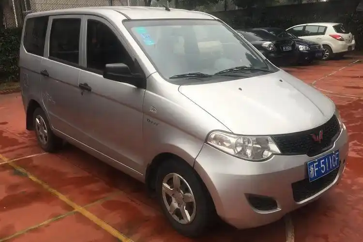 【第一次拍卖】浙f511cf五菱牌lzw6430jf小型普通客车