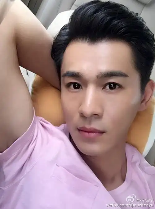 乔振宇 #微博配图# #这年头过分到起猛了还帅的让别人都不能睡(29