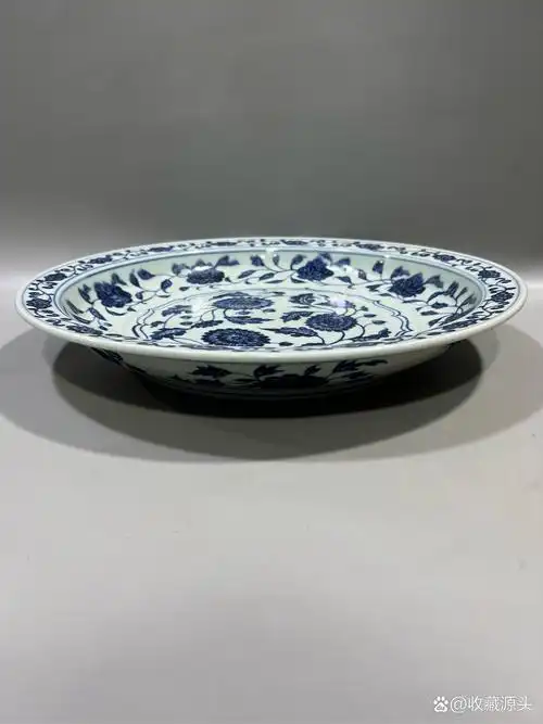 青花花卉纹盘