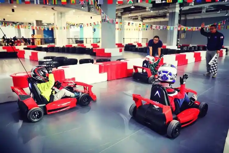 荟聚购物中心八迈卡丁车5圈仅需49.9元!