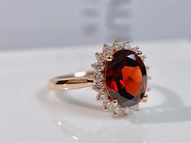 18k金石榴石戒指