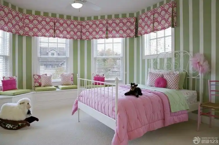 美式风格女孩房间儿童家具装修效果图