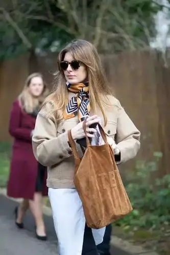 听说,丝巾是女人上辈子的情人!美哭了