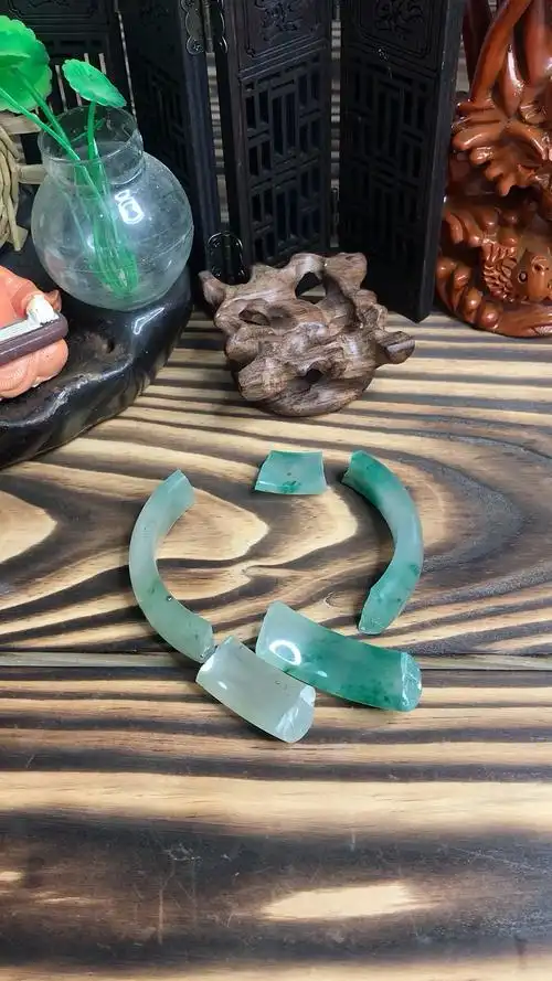 断裂五节的玉手镯都还能修复