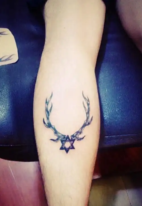 时尚唯美的鹿角六芒星纹身