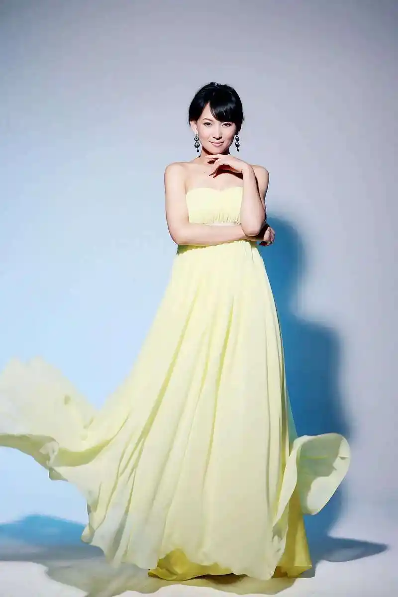 浙江卫视主持界颜值担当——亚丽