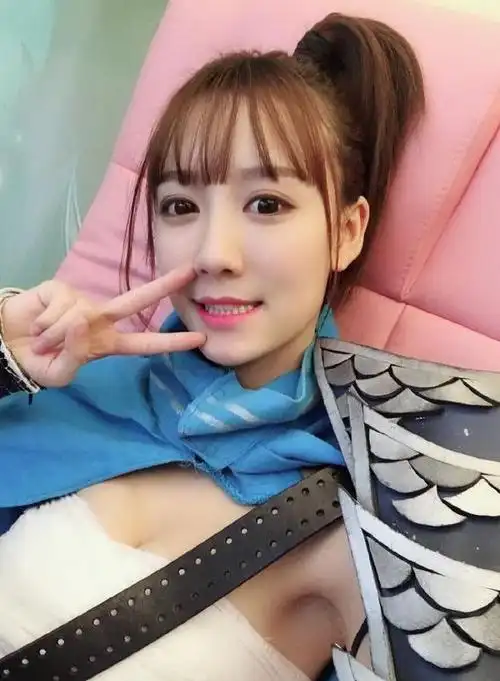 南波儿深夜直播中回想工作经历当场痛哭我活得特别坦坦荡荡