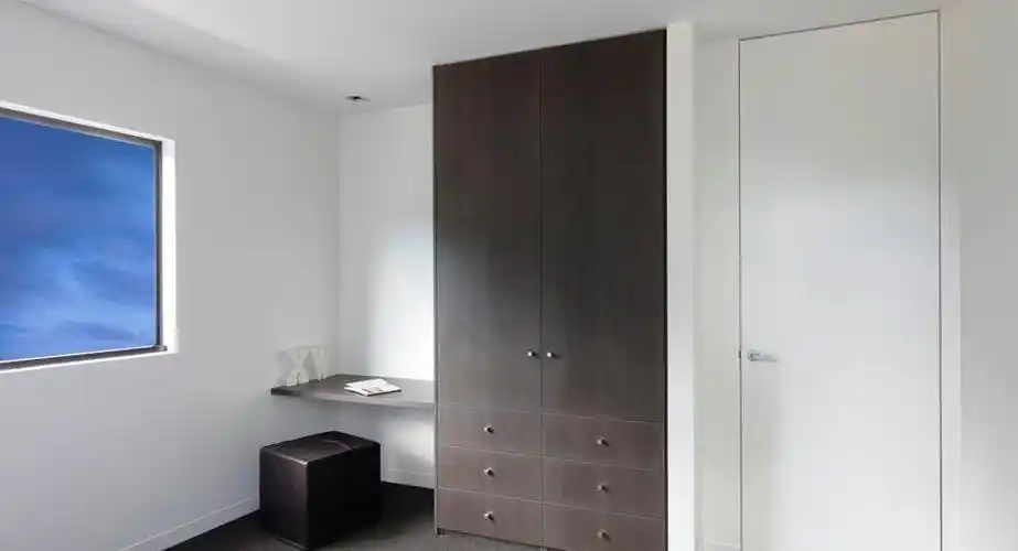 衣柜暗门效果图