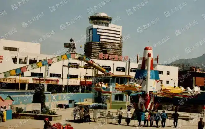 1989年-1995年期间,是五彩城最辉煌的时期.