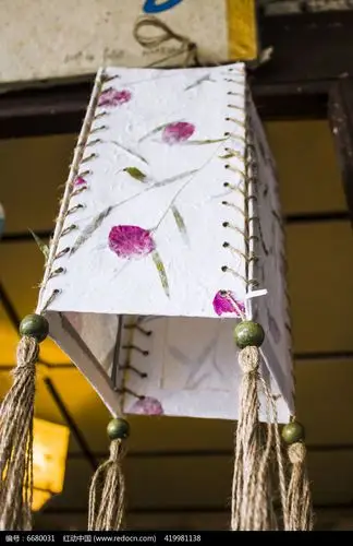 一个东巴纸纸灯