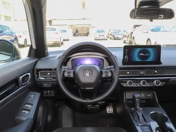 东风本田 思域 2022款 240turbo cvt燃动版