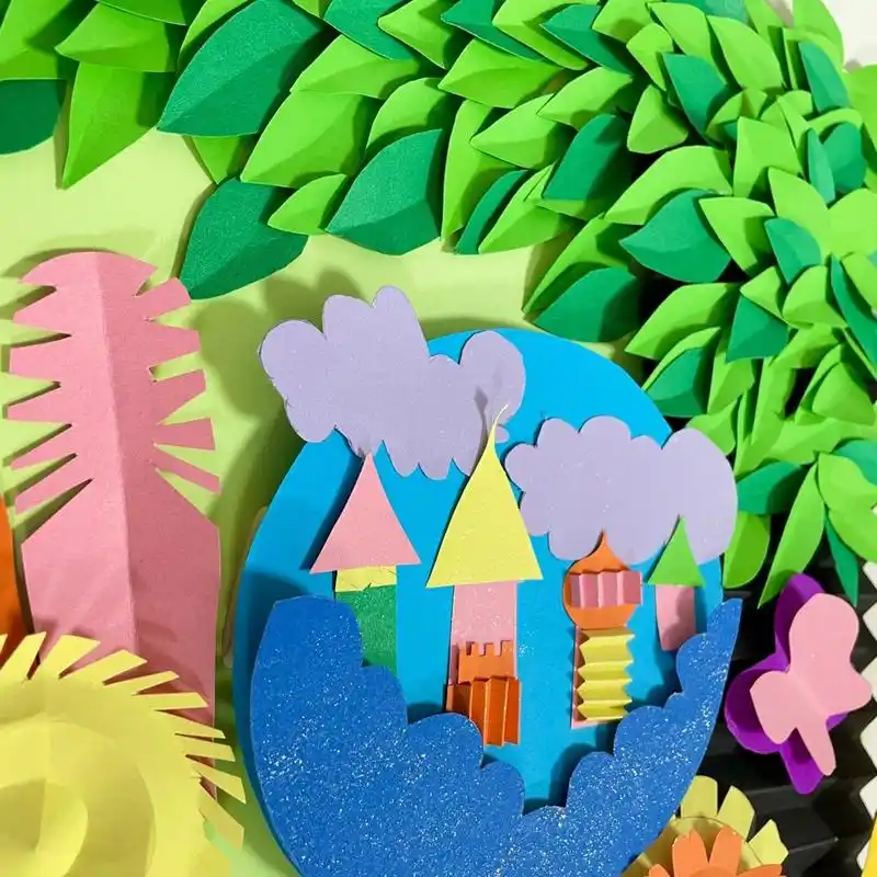 手工作品纸浮雕—花儿绿叶 借鉴的作品哦  材料:8k卡纸,双面胶,泡沫