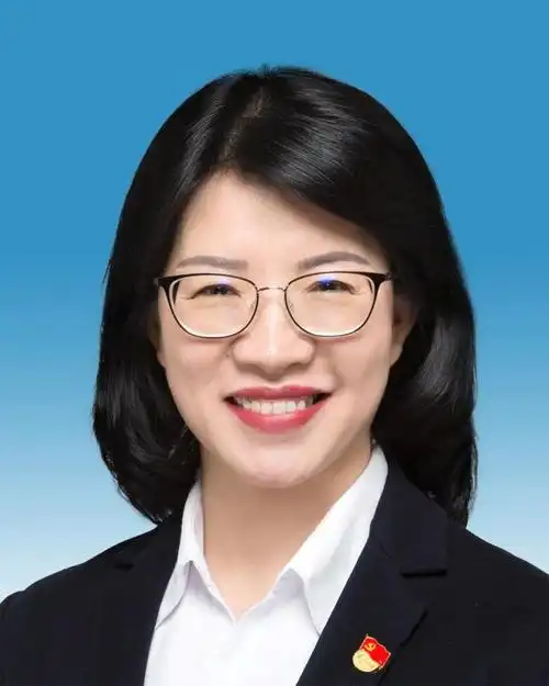 发改委工作,2016年8月起任职吕梁市,相继担任交城县县长,离石区委书记