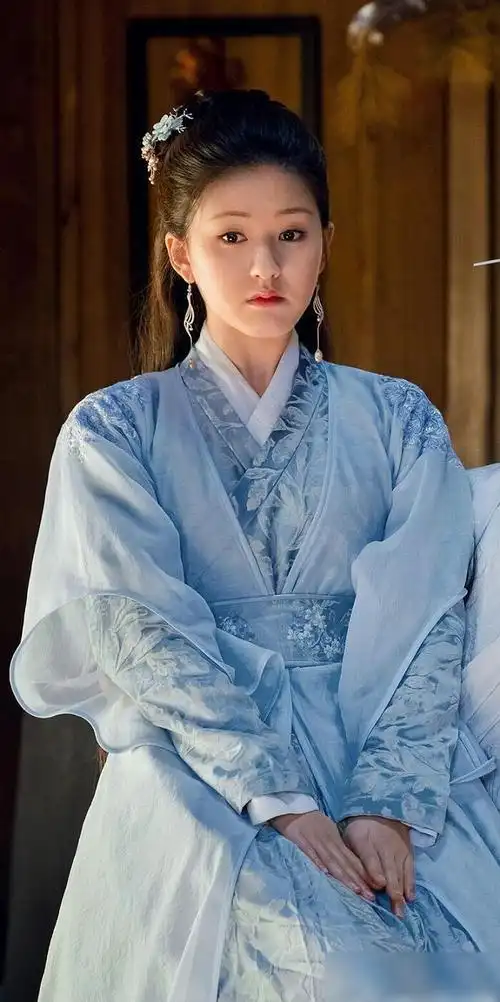 三千鸦杀赵露思美图分享真的太可爱了和小春花一样活泼