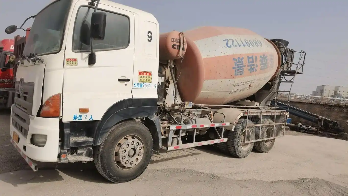 13年水泥罐车,个体户,10方,9万一台.13年水泥罐车,个 - 抖音