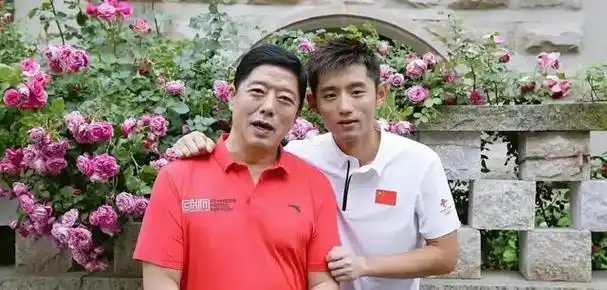 一个颁奖服67430元一个在低薪奋斗刘诗雯与张继科为何如此大