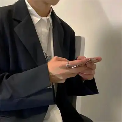 男生头像低调沉稳