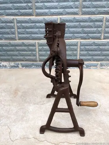 老式玉米脱粒机铁制精美漂亮装雅收藏怀旧560元不议价不包邮