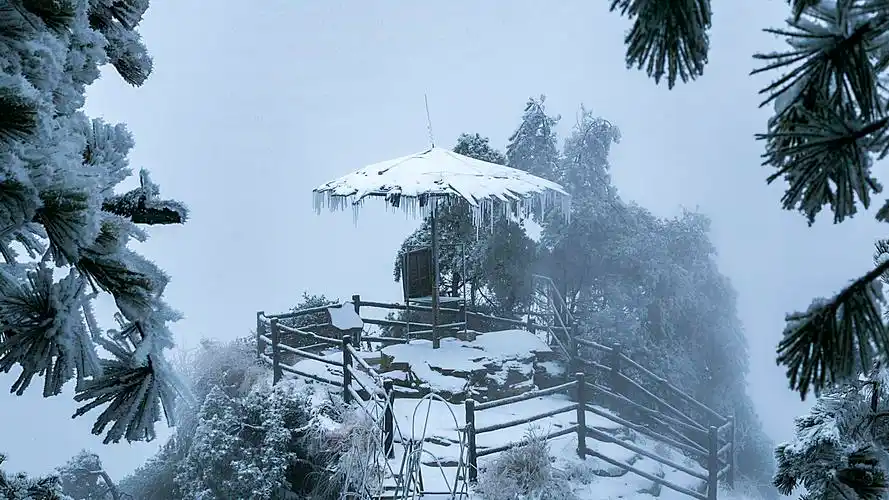 首页 桌面壁纸 风景壁纸 张家界袁家界雪景摄影图片高清宽屏壁纸上一