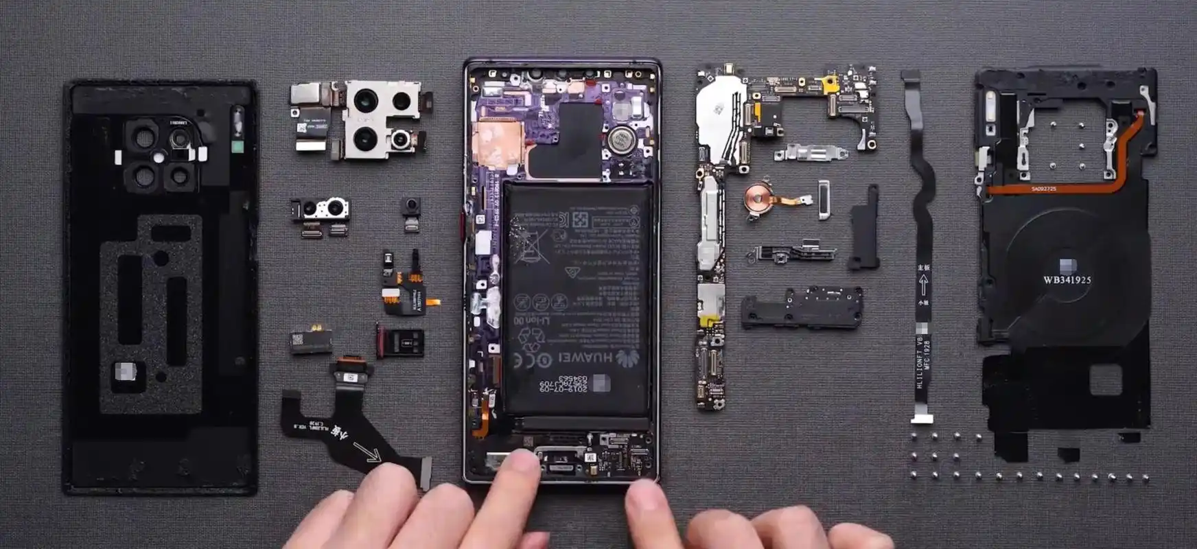 内部主板零部件工整从整体来看,华为mate30pro的内部结构十分工整