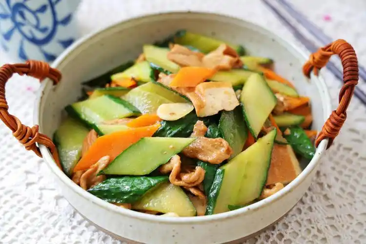 黄瓜炒肉片的做法