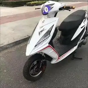 新款鬼火摩托车爆改踏板白幽灵暴走125cc燃油代步车省油助力