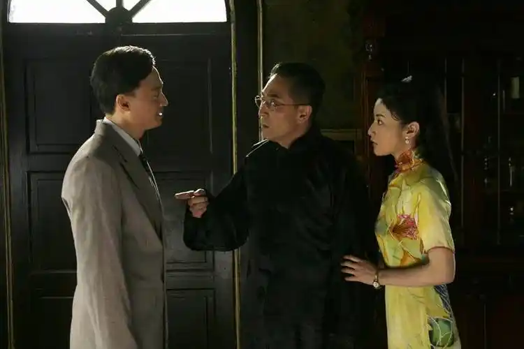 《战火四千金》是北京金天地影视文化有限公司出品的红色情感谍战剧