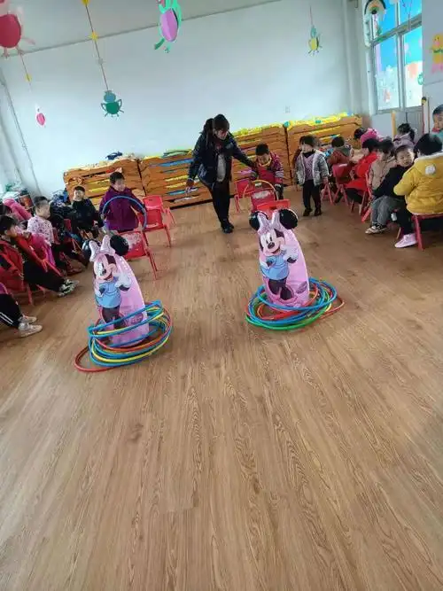 教室里的小游戏(套娃娃)